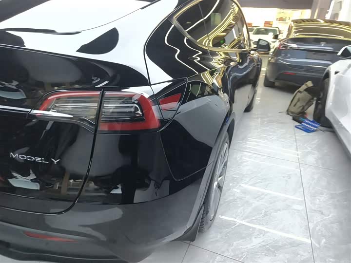 Фото 8 - Tesla Model Y