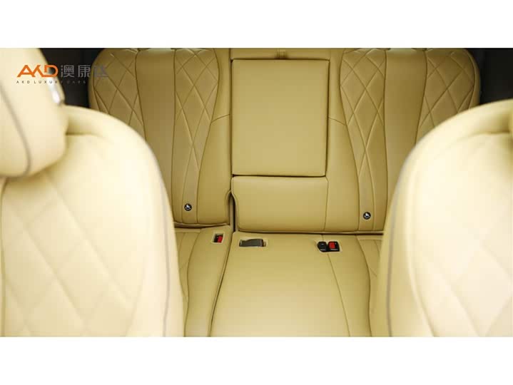 Фото 9 - Denza D9