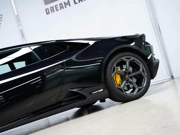 Фото 17 - Lamborghini Huracán