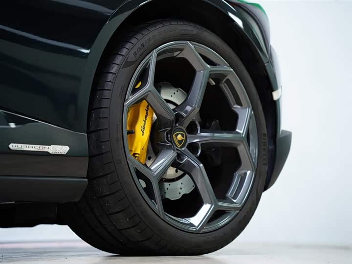 Фото 18 - Lamborghini Huracán