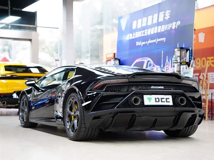 Фото 2 - Lamborghini Huracán