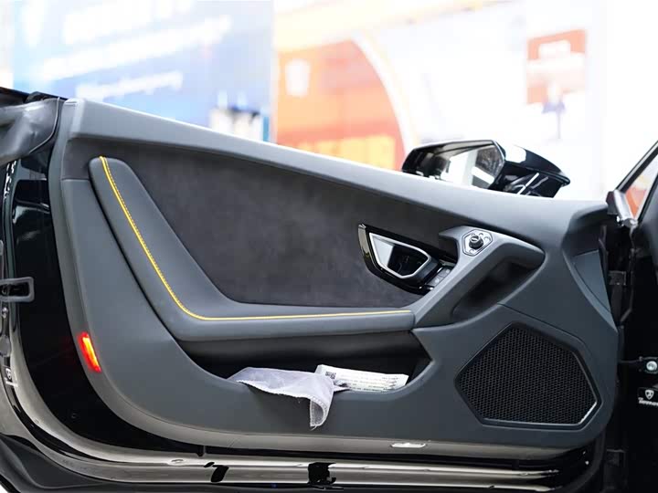 Фото 25 - Lamborghini Huracán