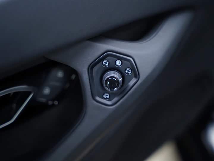 Фото 26 - Lamborghini Huracán