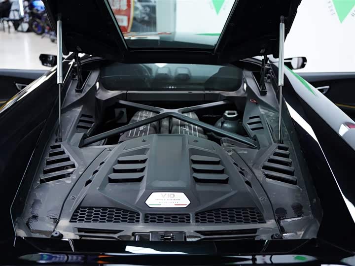 Фото 33 - Lamborghini Huracán