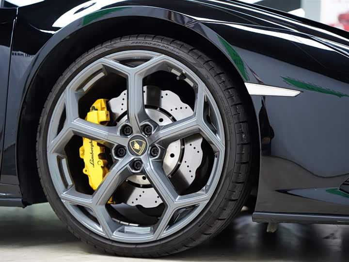 Фото 43 - Lamborghini Huracán