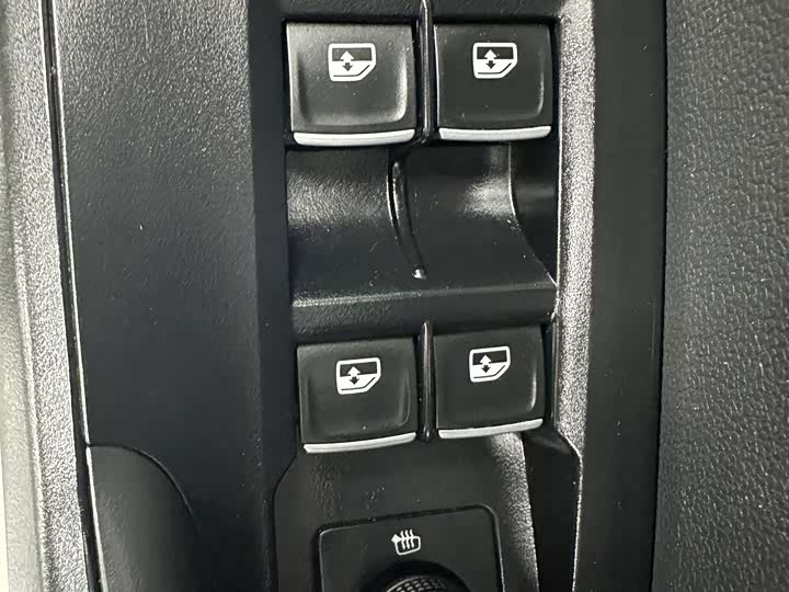 Фото 11 - Volkswagen Sagitar L