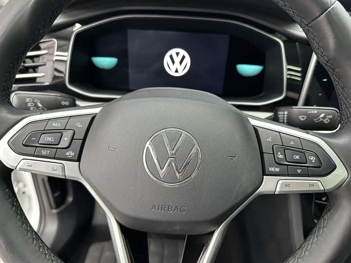 Фото 13 - Volkswagen Sagitar L