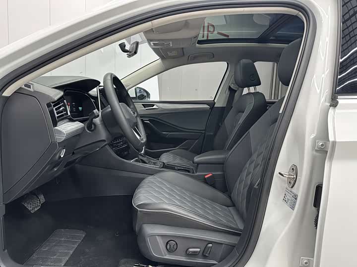 Фото 4 - Volkswagen Sagitar L