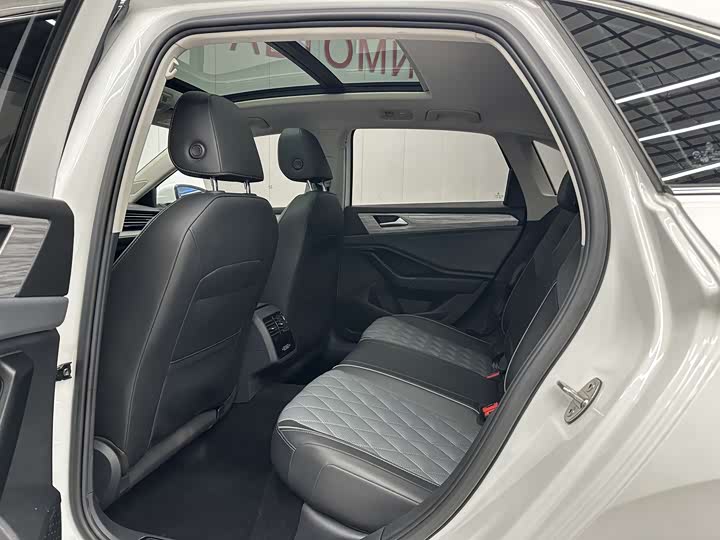 Фото 5 - Volkswagen Sagitar L