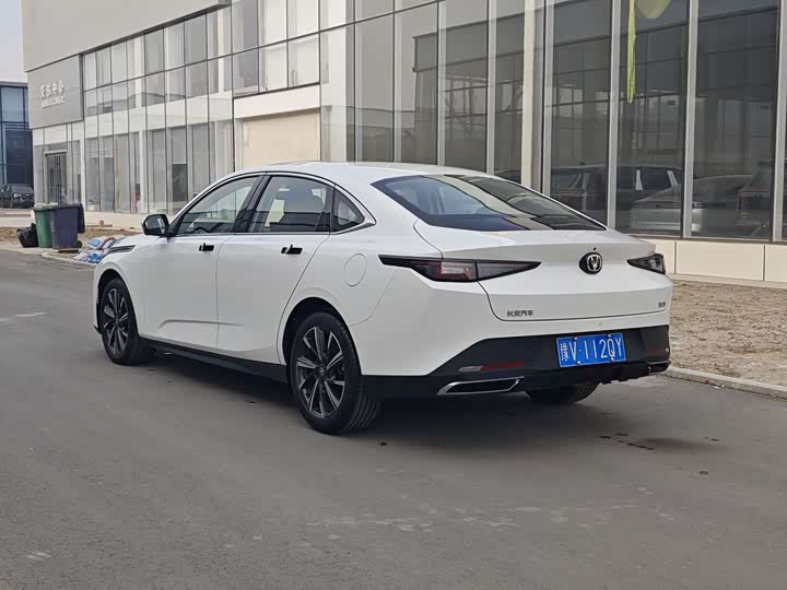 Фото 16 - Changan Eado Plus