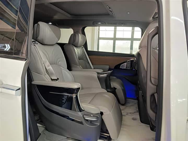 Фото 10 - GAC Trumpchi M8