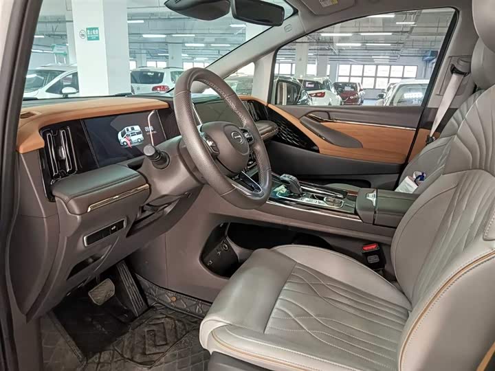 Фото 7 - GAC Trumpchi M8