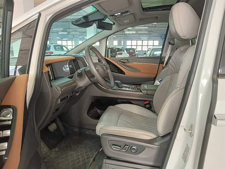 Фото 8 - GAC Trumpchi M8