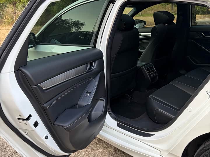 Фото 15 - Honda Inspire