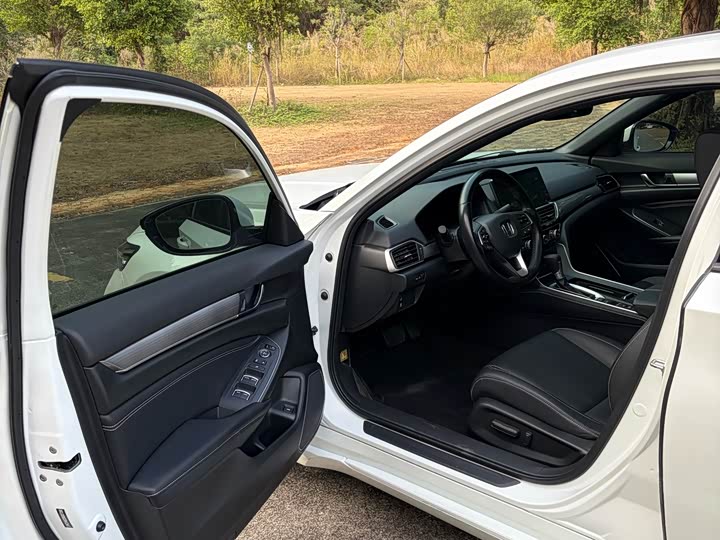 Фото 16 - Honda Inspire