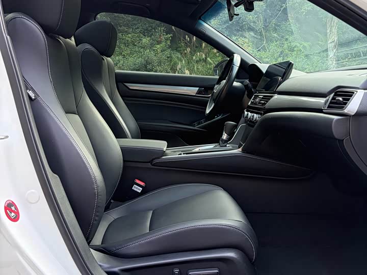 Фото 18 - Honda Inspire