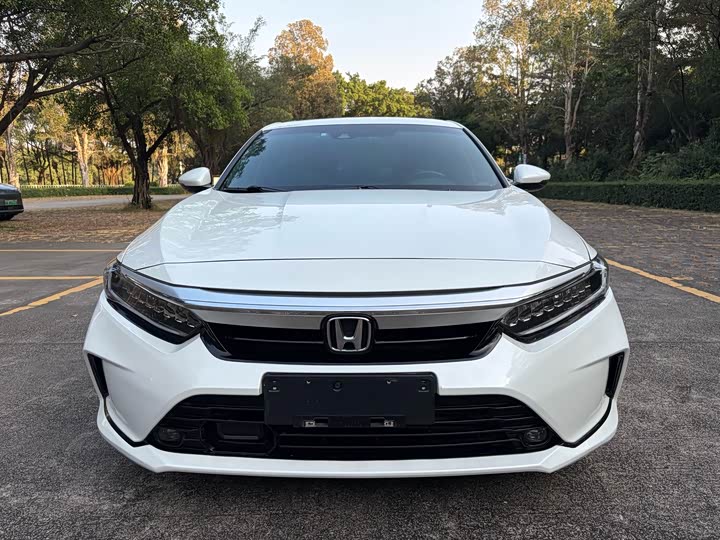 Фото 2 - Honda Inspire