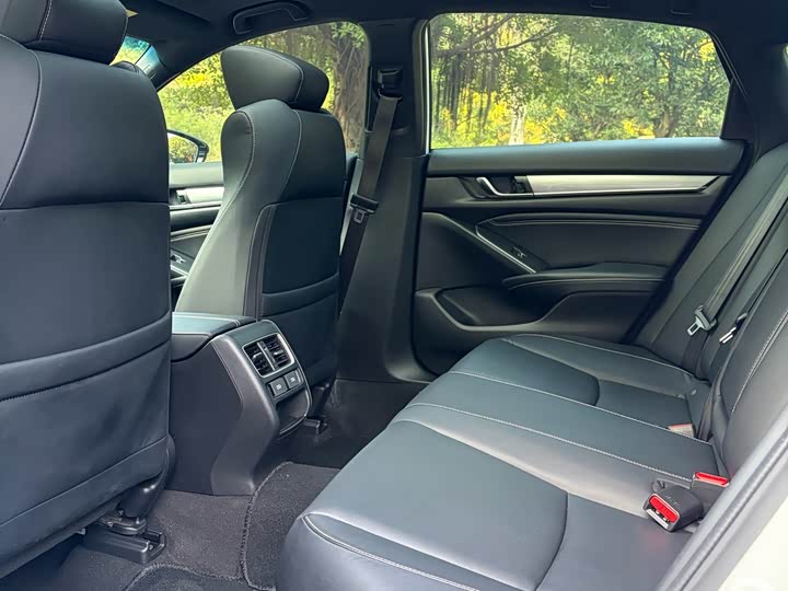 Фото 22 - Honda Inspire