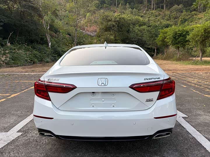 Фото 5 - Honda Inspire