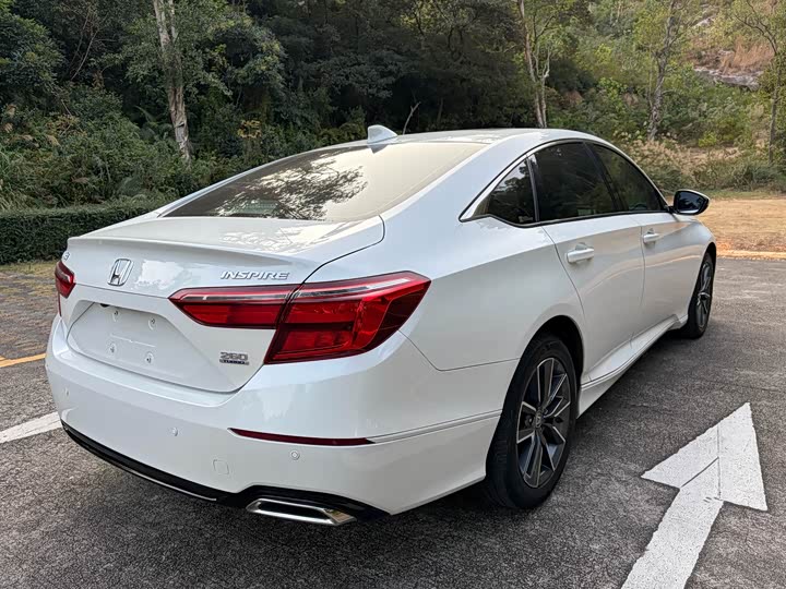 Фото 6 - Honda Inspire