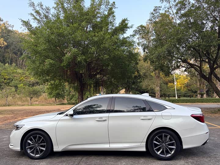 Фото 7 - Honda Inspire