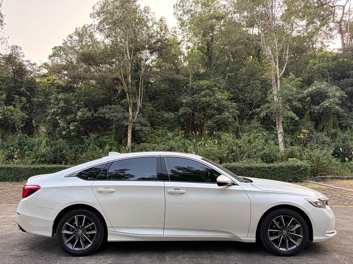 Фото 9 - Honda Inspire