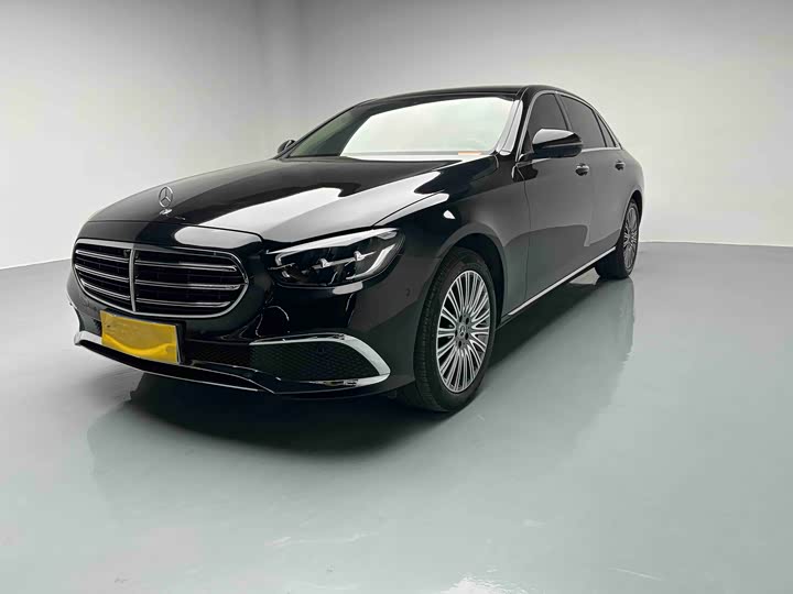 Фото 1 - Mercedes-Benz E-Class