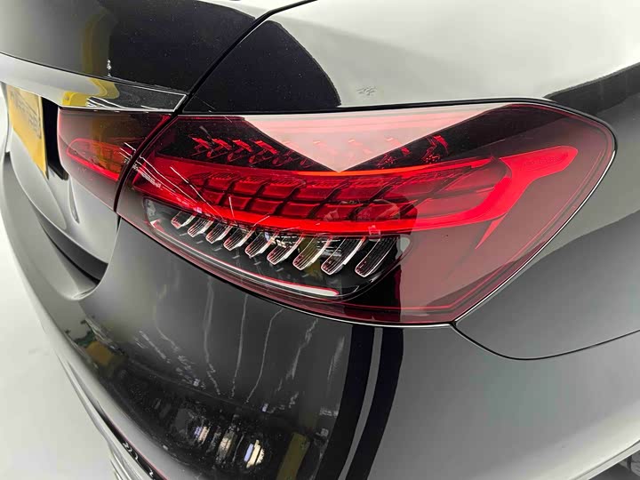 Фото 2 - Mercedes-Benz E-Class