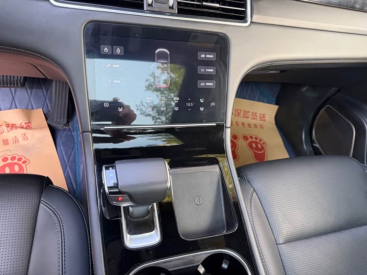 Фото 12 - LiXiang One