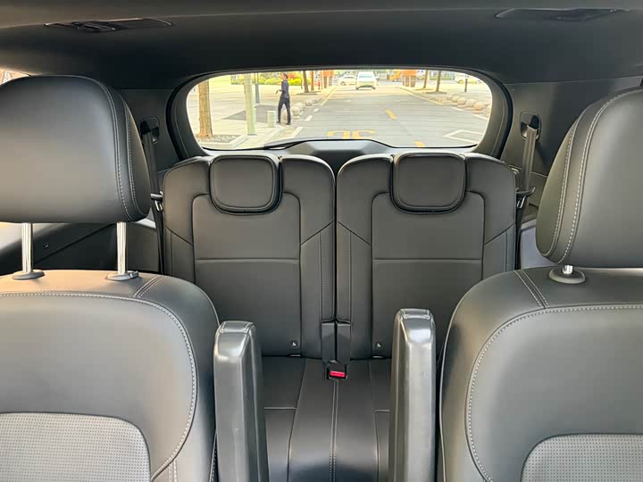 Фото 18 - LiXiang One