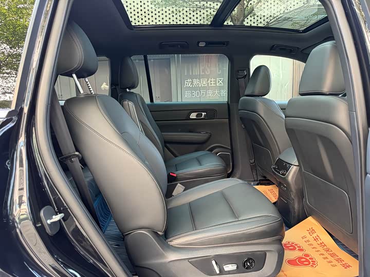 Фото 22 - LiXiang One