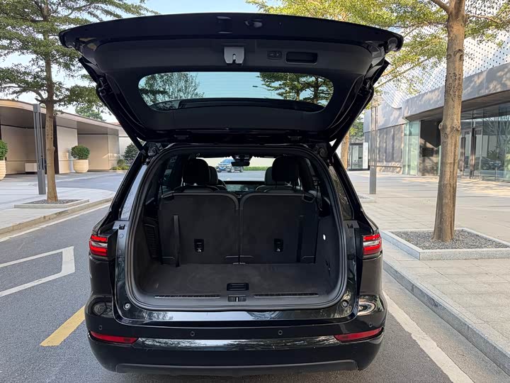 Фото 30 - LiXiang One