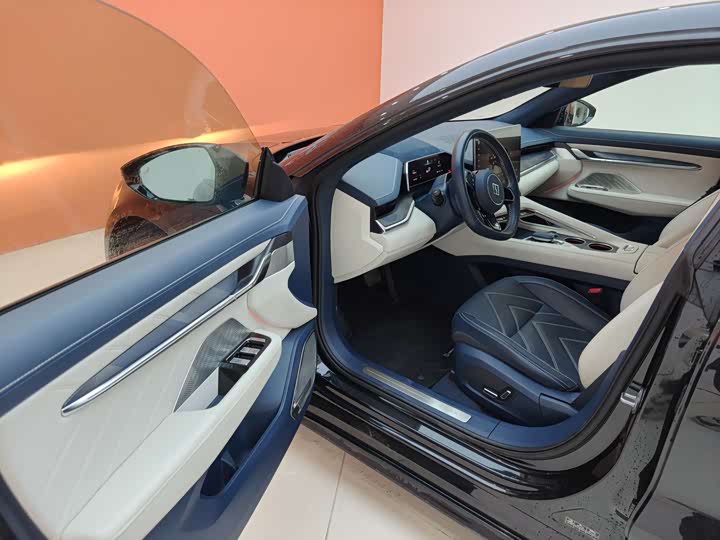 Фото 14 - Zeekr 001