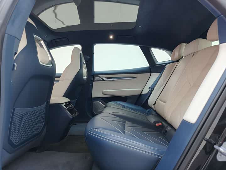 Фото 19 - Zeekr 001