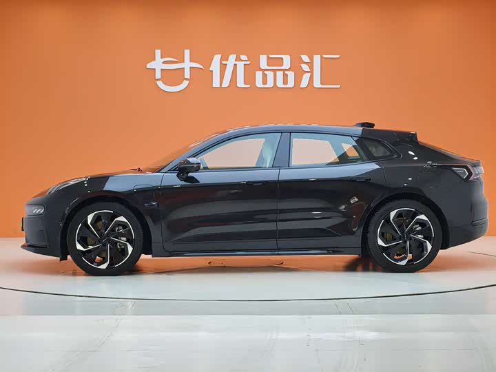 Фото 2 - Zeekr 001