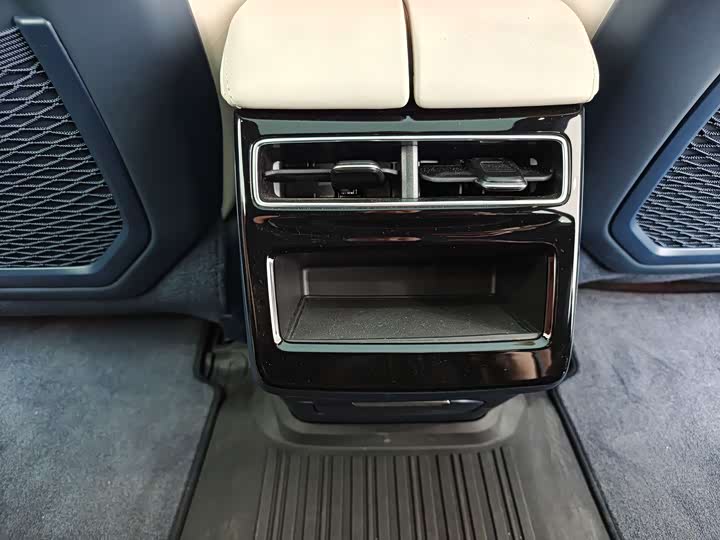 Фото 27 - Zeekr 001