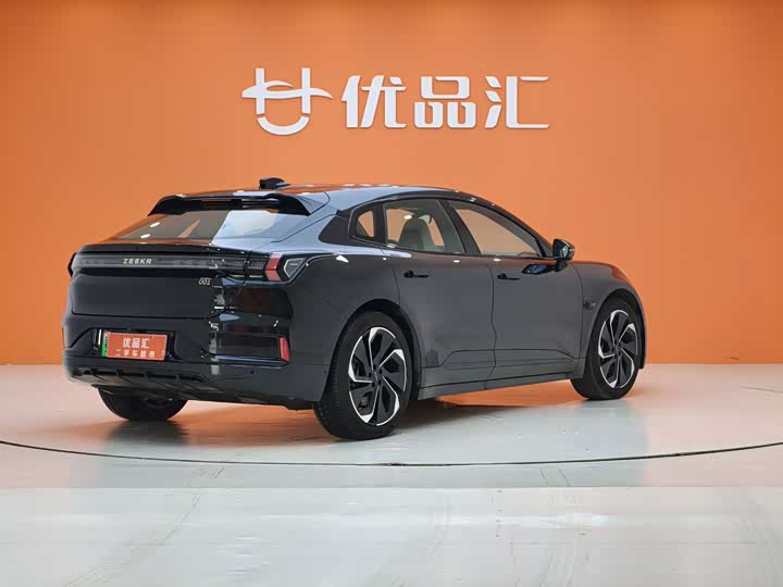 Фото 5 - Zeekr 001