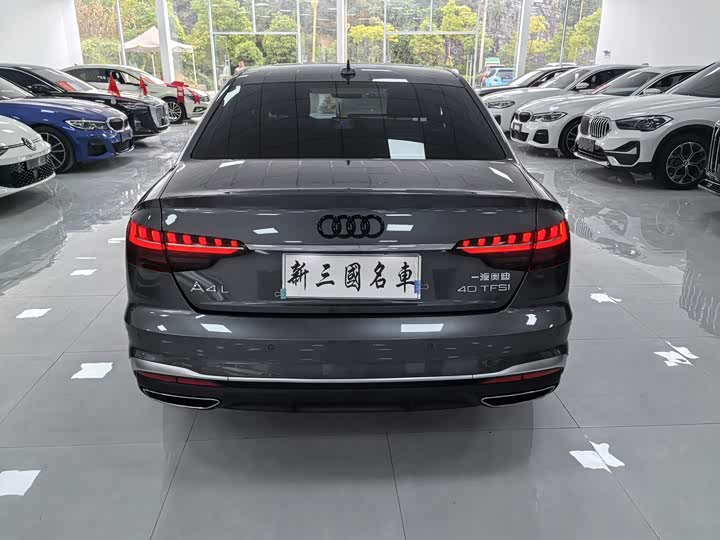 Фото 15 - Audi A4L