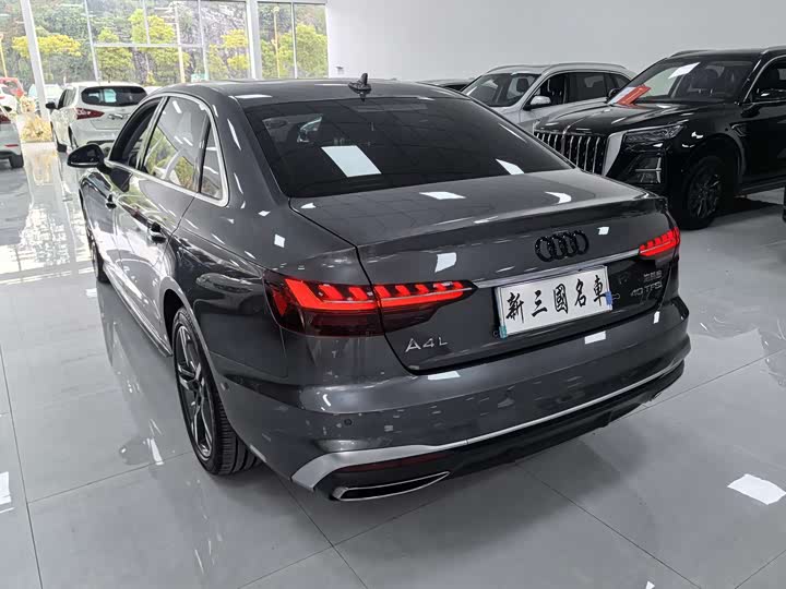 Фото 18 - Audi A4L