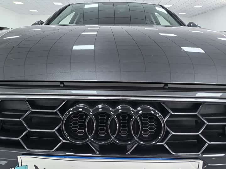 Фото 19 - Audi A4L