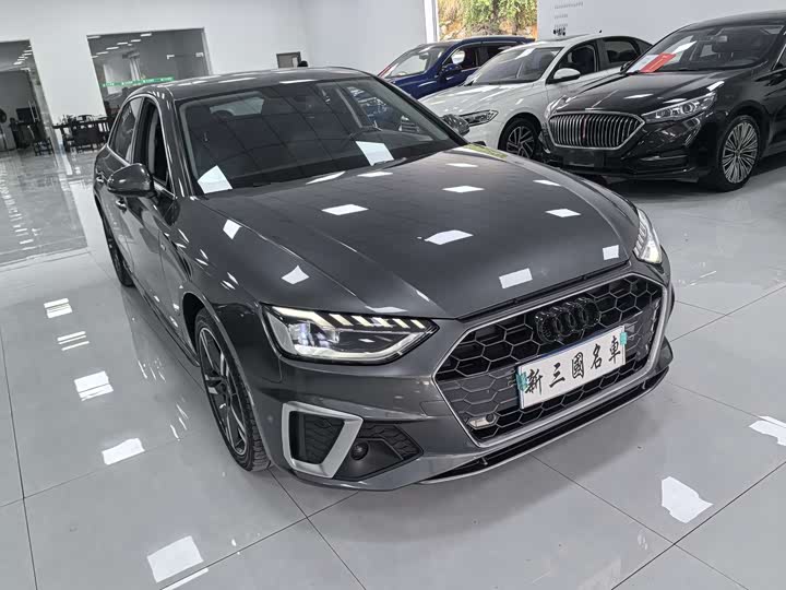 Фото 2 - Audi A4L