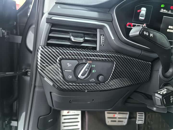 Фото 5 - Audi A4L