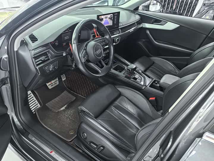 Фото 6 - Audi A4L