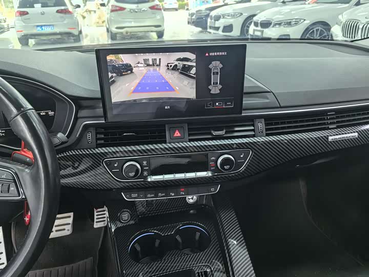 Фото 7 - Audi A4L