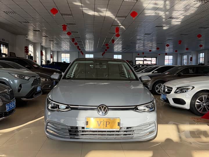 Фото 1 - Volkswagen Golf