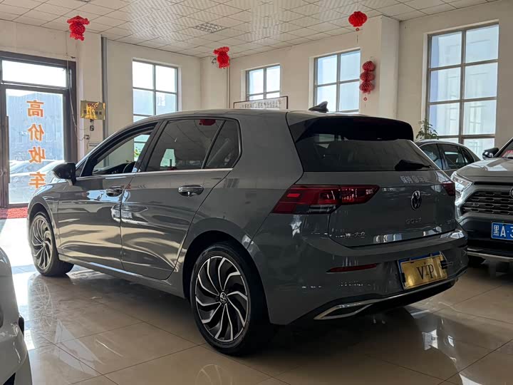 Фото 13 - Volkswagen Golf