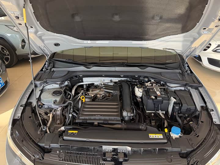 Фото 15 - Volkswagen Golf