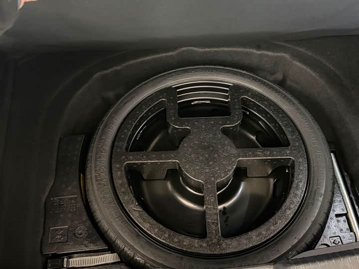 Фото 9 - Volkswagen Golf