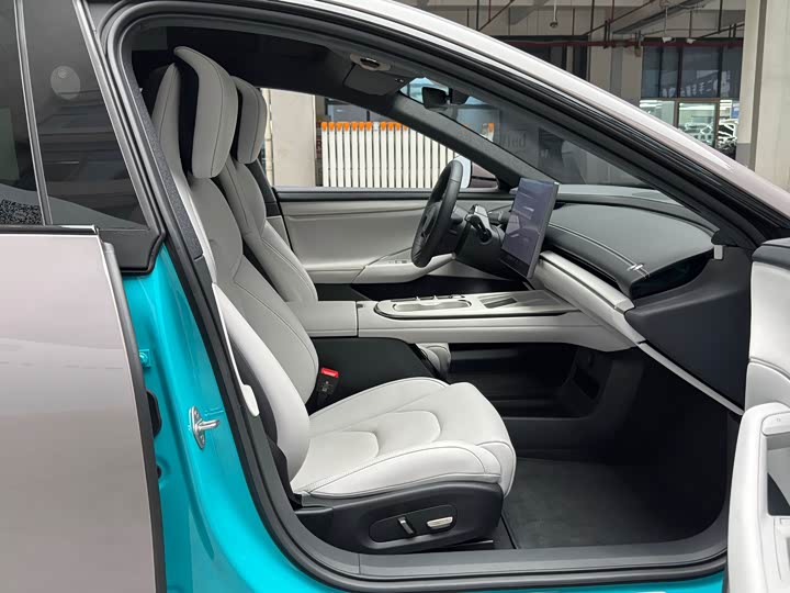 Фото 14 - Xiaomi SU7