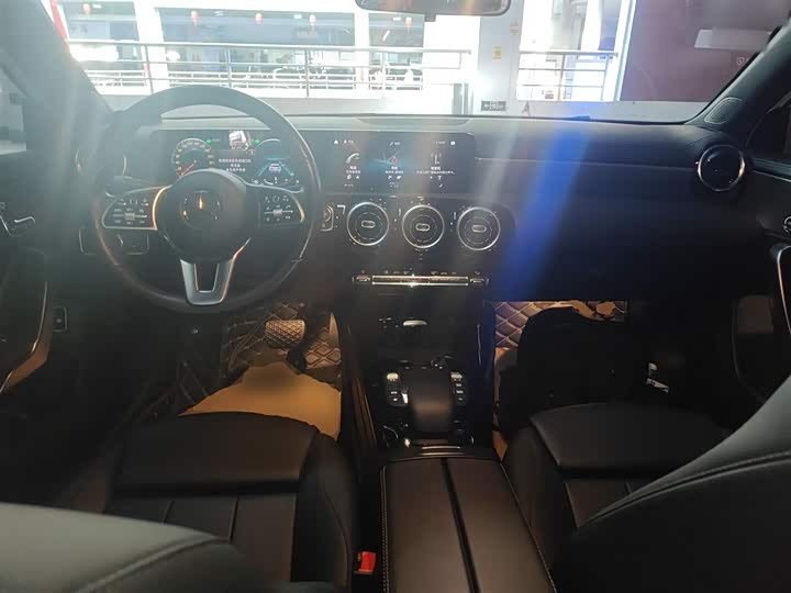 Фото 10 - Mercedes-Benz A-Class